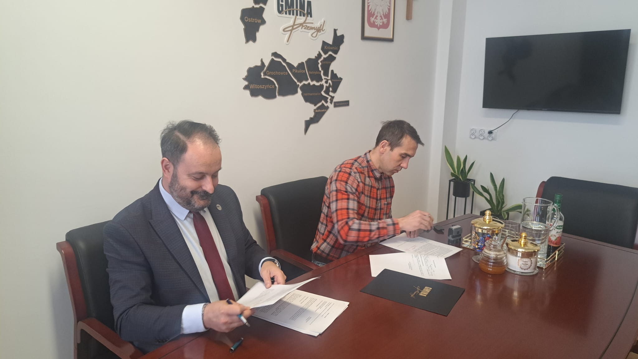 Podpisanie umowy na budowę kompleksu szkolno-sportowego